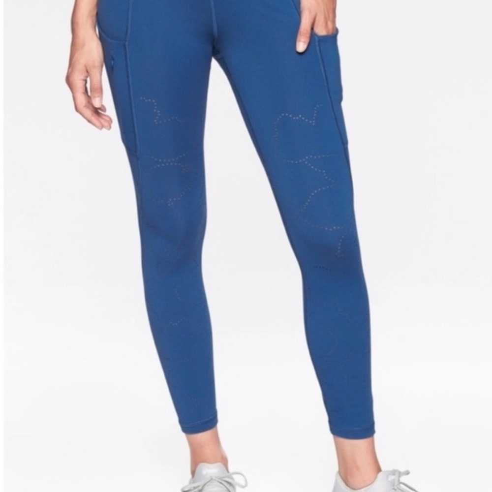 Athleta All In Reaction 7/8 Leggings in Atlantis Blue